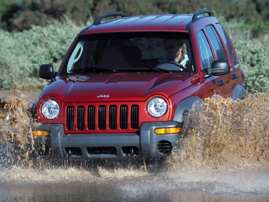  Jeep Liberty Sport 2001 года  (фото 2 из 11)
